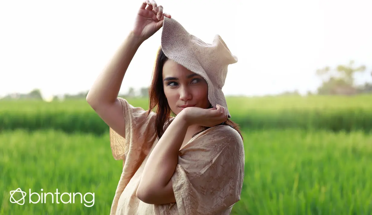 Layaknya pengantin baru, Feby dan Franky menjalani bulan madu. Keduanya memilih Bali sebagai tempat favoritnya Feby. (Fotografer: Galih W Satria, Digital Imaging: Muhammad Iqbal Nurfajri)