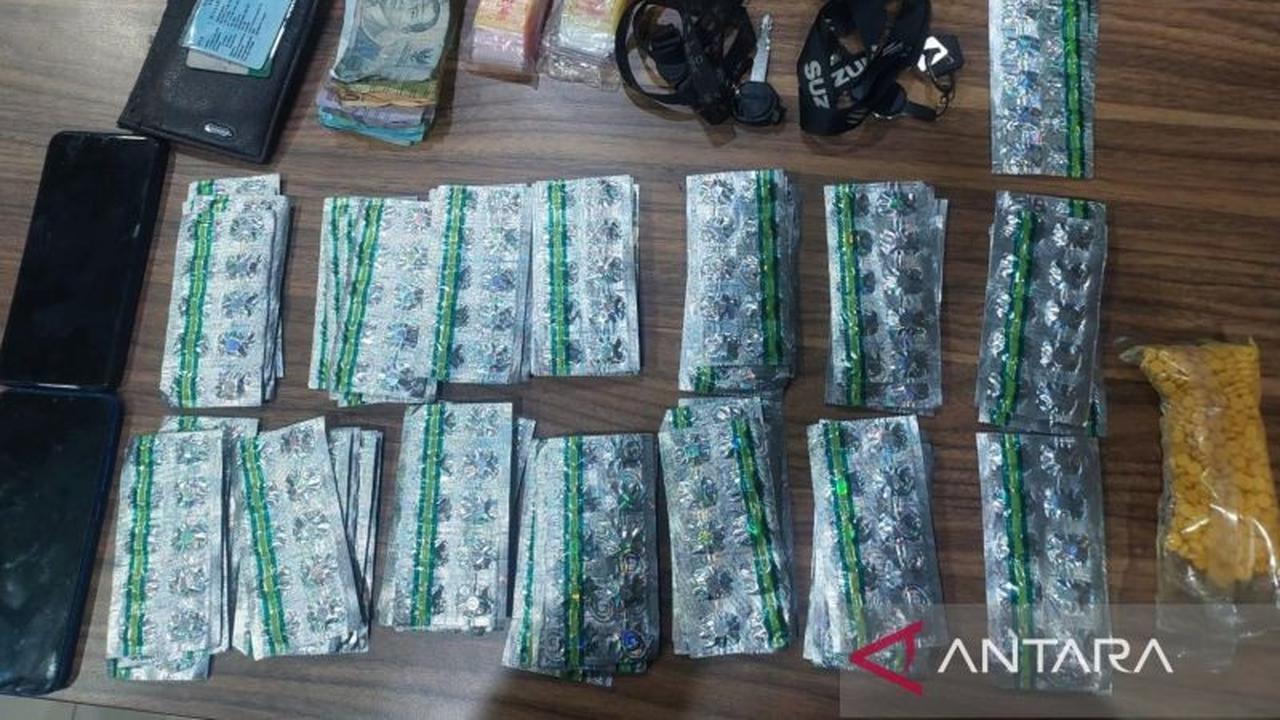 Polres Metro Bekasi Bekuk Dua Pengedar Obat Keras Ilegal Berkat Laporan Warga