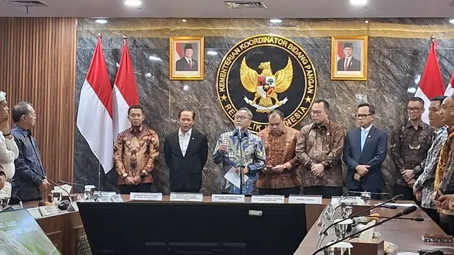 Menko Bidang Pangan, Zulkifli Hasan Penandatanganan Kerja Sama antara Kepala Daerag dan BUPP PSEL di Kantor Kemenko Pangan, Jakarta, Selasa (21/4/2026). (Foto: Liputan6.com/Arief RH)
