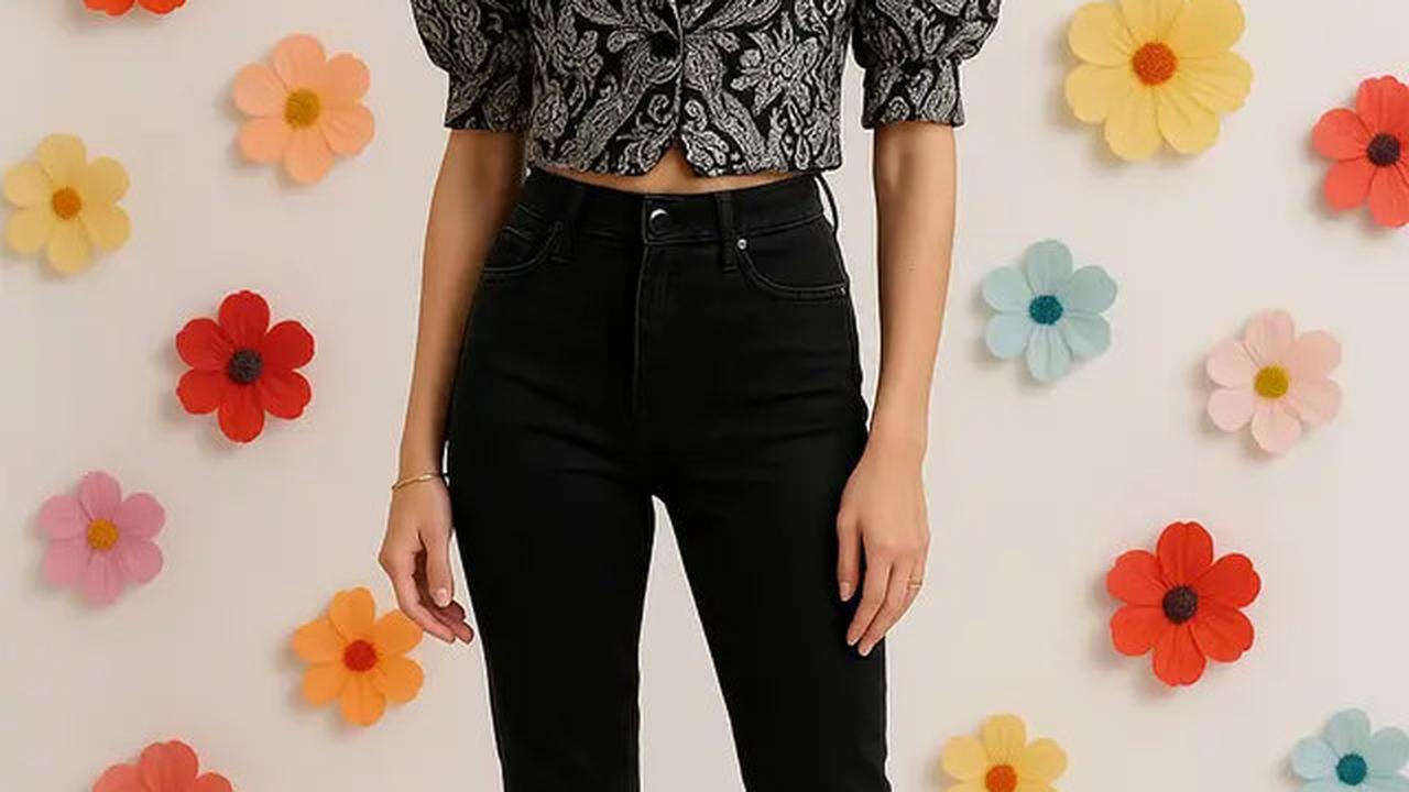 7 Model Blazer Batik Lengan Puff Crop, Feminin Tapi Tetap Edgy