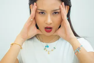 Perhiasan: Pandora// Busana: Makeup: Laura Mercier // Hair: Shisheido Professional // Model: Karina from Studio47. [Foto: Daniel Kampua/ Fimela.dok]