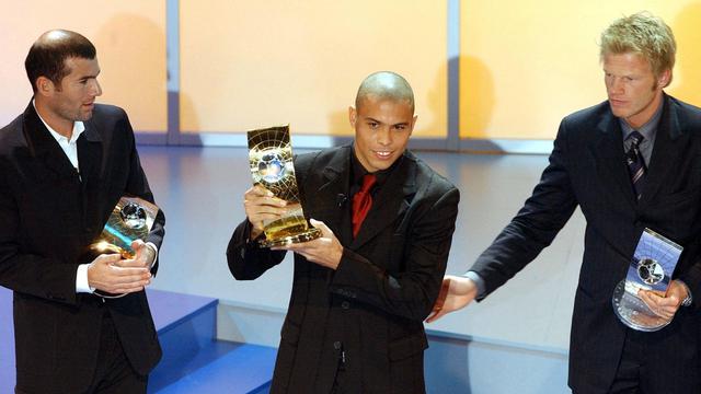 Foto: 5 Pemain dengan Penghargaan Individu Terbanyak, Messi Ungguli Ronaldo