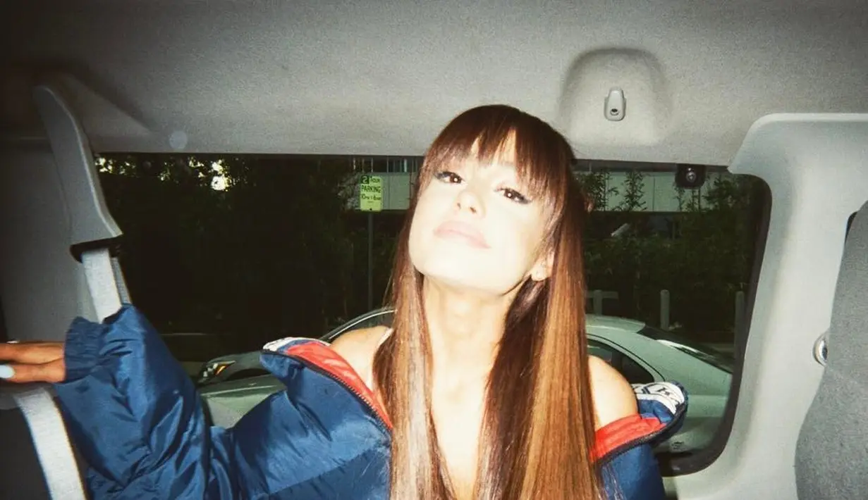 "Itu telah terjadi berbulan-bulan lalu dan ia tak pernah berniat menyakiti siapapun. Kejadian itu sungguh sangat disayangkan," lanjut Ariana. (instagram/arianagrande)