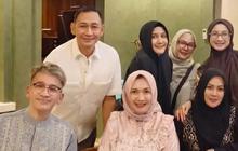 6 Potret Desy Ratnasari dan Ruben Onsu Hadiri Acara Halal Bihalal Artis Lawas, Tampak Akrab dan Bersahabat