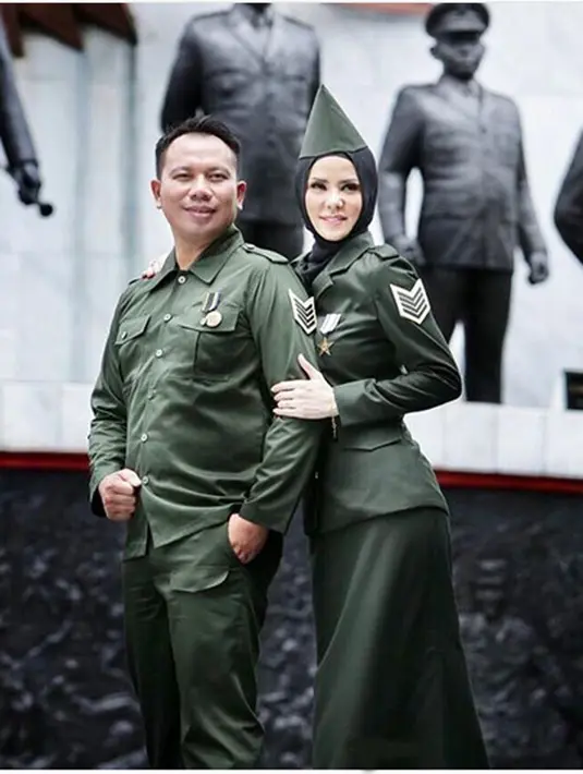 Dalam sebuah postingan yang diunggah Vicky pada 5 Januari2018, foto Vicky dan Anggel Lelga yang berlatar bambu itu menuliskan keterangan akan memulai rangkaian pernikahan. (Instagram/vickyprasetyo777)