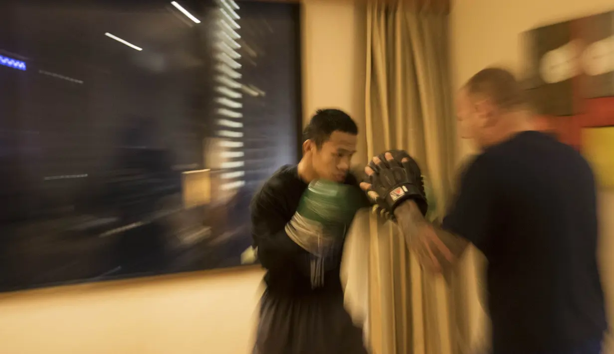 Daud Yordan bertekad menang knock out (KO) secepatnya menghadapi petinju Jepang itu. (Bola.com/Vitalis Yogi Trisna)