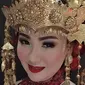 Berseteru dengan Nikita Mirzani, Ini 6 Potret Poppy Kelly Finalis Miss Indonesia 2005 (sumber: Instagram.com/poppykellyofficial)