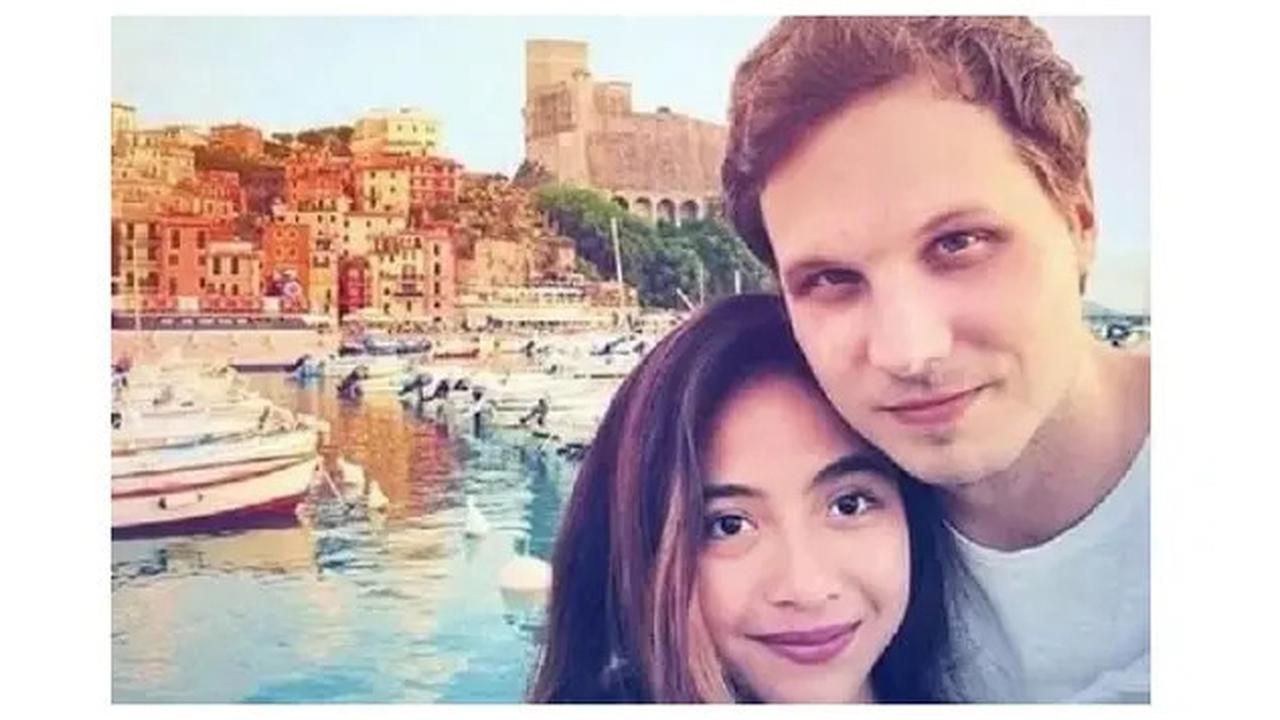 6 Potret Kenangan Nadia Vega dan Suami Bule yang Sudah Bercerai, Siap Buka Hati