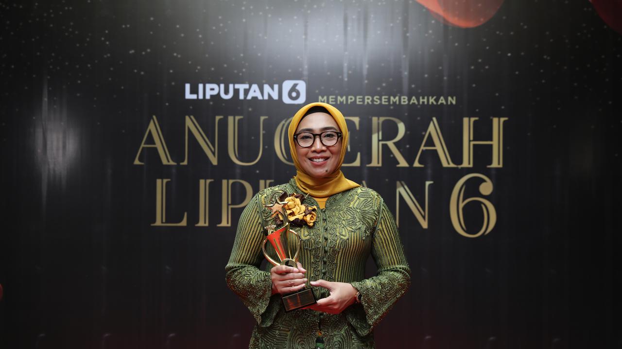 Dirjen EBTKE Kementerian ESDM Eniya Listiani Dewi meraih Anugerah Liputan6.