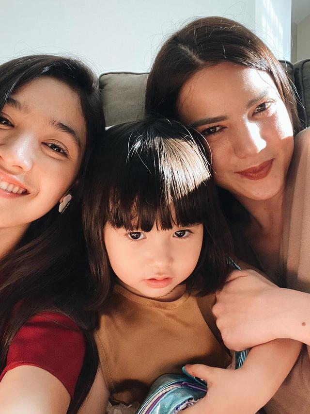 6 Potret Kedekatan Cut Syifa dengan Buah Hati Alice Norin, Menggemaskan