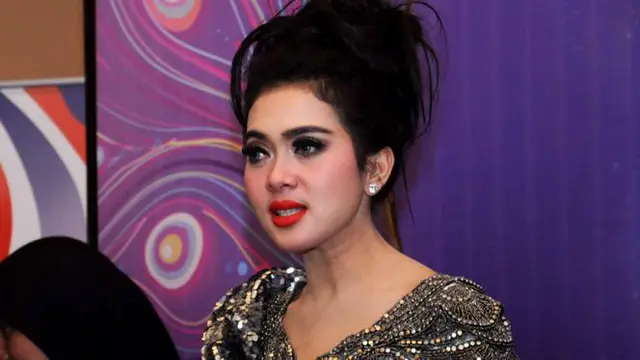 News Flash: Artis Syahrini Bakal Diperiksa Terkait Kasus Abraham Samad