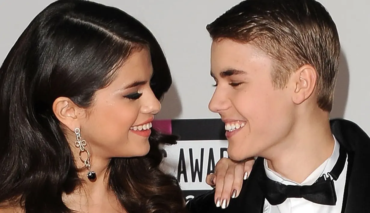 "Selena sedang sibuk merencanakan kejutan dengan pesta yang akan dihadiri oleh orang-orang terdekat Justin," jelas seorang sumber. (Elite Day)