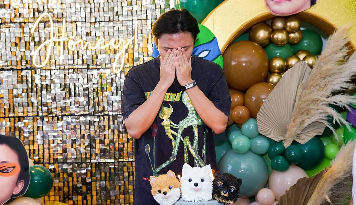 Ulang tahun Rizky Febian. [Foto: Instagram/rizkyfbian]