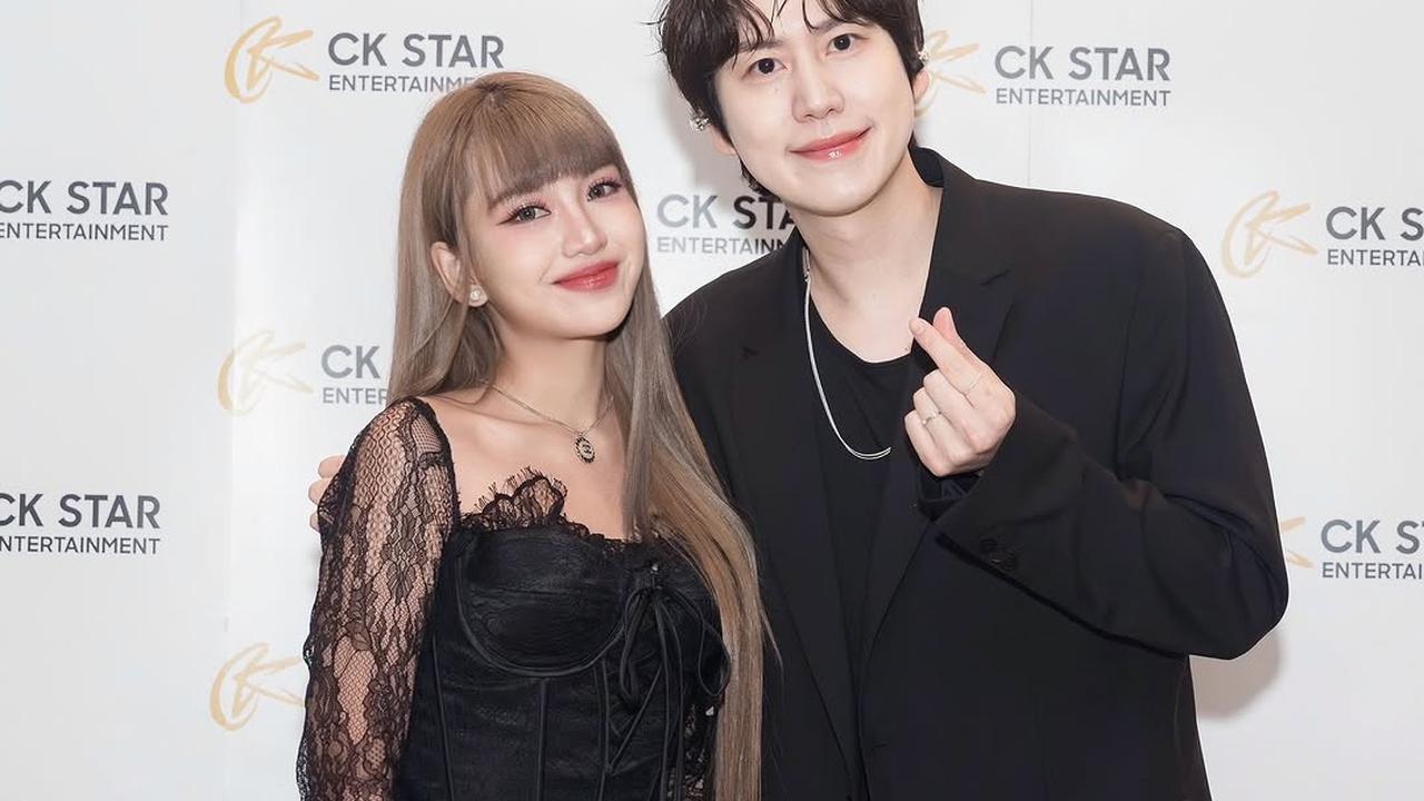 Jadi Kenyataan, Momen Ghea Indrawari Bahagia Bisa Foto Bareng Bahkan Duet dengan Cho Kyuhyun