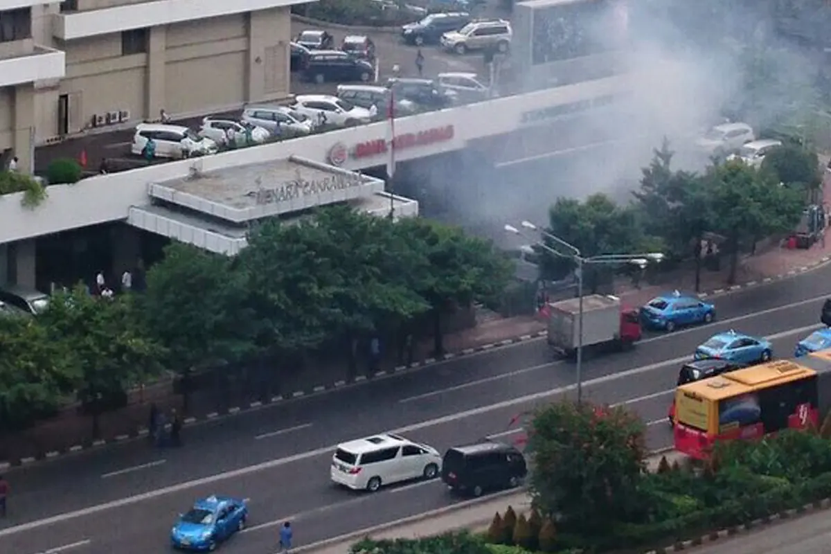 20160114-Foto-foto Ledakan di Pos Polisi Dekat Sarinah Thamrin-Jakarta