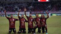 Selebrasi para pemain Persipura Jayapura saat melawan Persiba Balikpapan Pegadaian Championship 2025/2026. (Dok. Persipura)