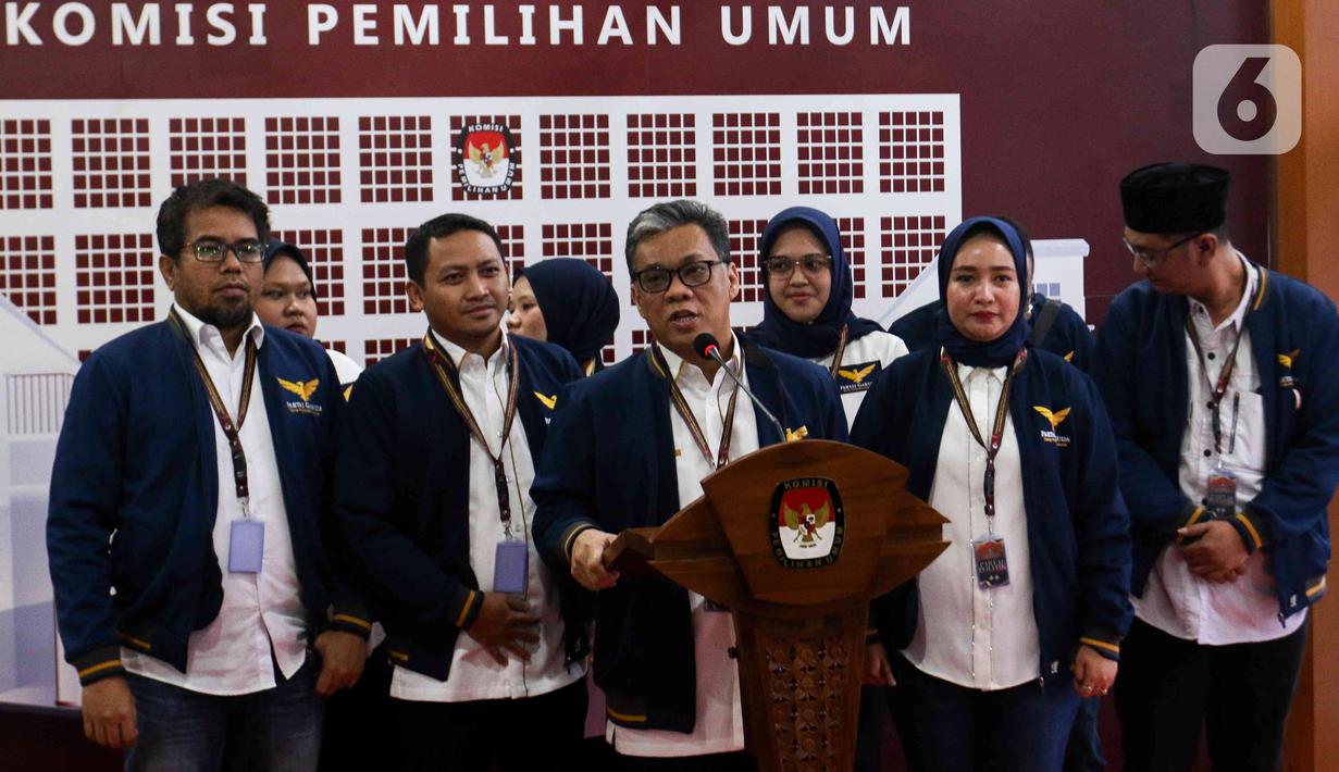 Partai Garuda berharap berkas-berkas pendaftaran bakal caleg DPR yang mereka serahkan kepada KPU RI itu dapat dinyatakan lengkap. (Liputan6.com/Herman Zakharia)