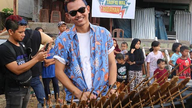 Wali dengan Single Trending Taufiq Wal Hidayah