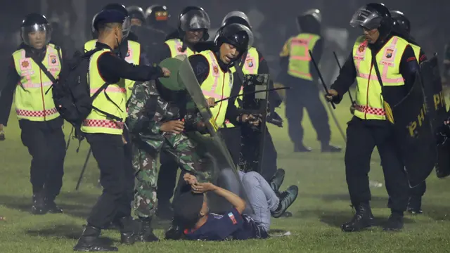 Foto: Nasib Malang Sepak Bola Indonesia, 127 Orang Kehilangan Nyawa di Stadion Kanjuruhan