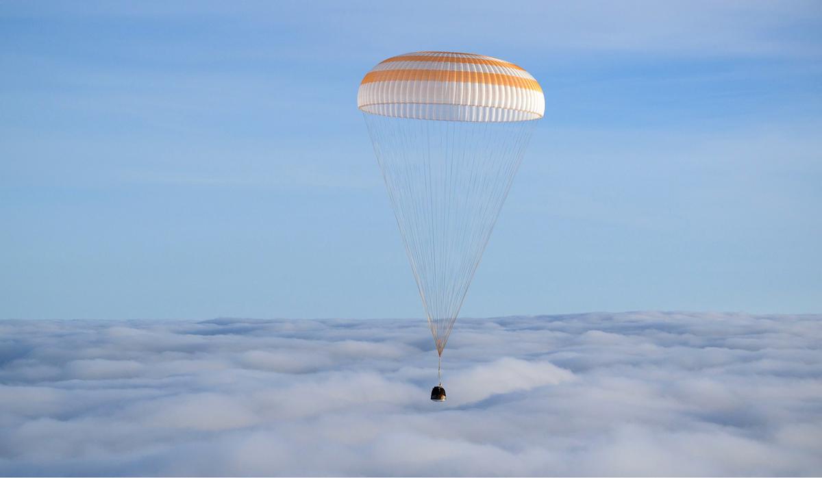 Detik-Detik Menegangkan saat Awak Soyuz MS-26 Mendarat di Bumi
