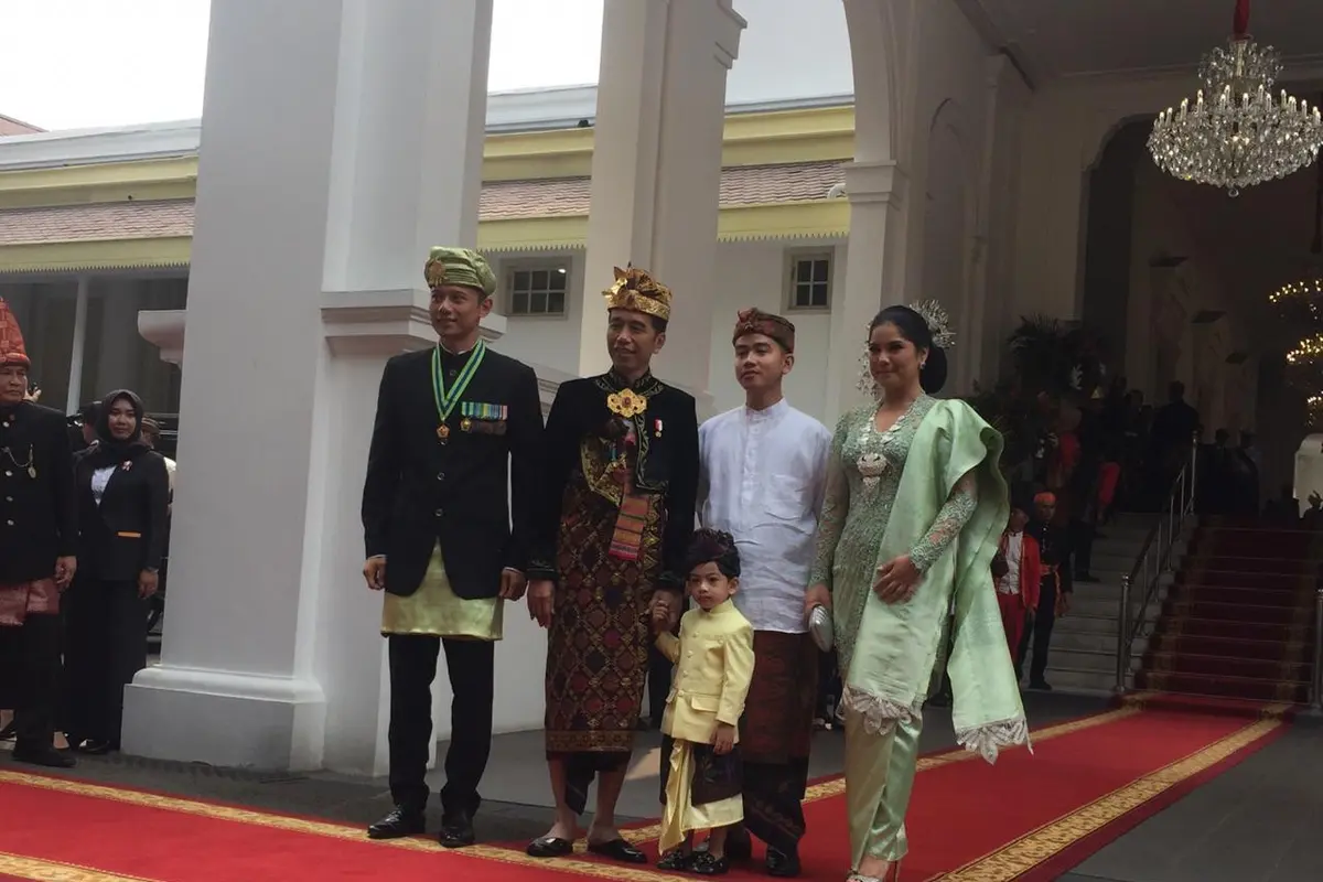 Jokowi, AHY dan Jan Ethes Berfoto Bersama Sebelum Upacara HUT ke-74 RI