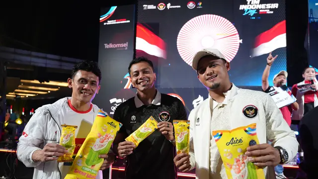 Veddriq Leonardo bersama I Gede Siman dan Rizky Juniansyah