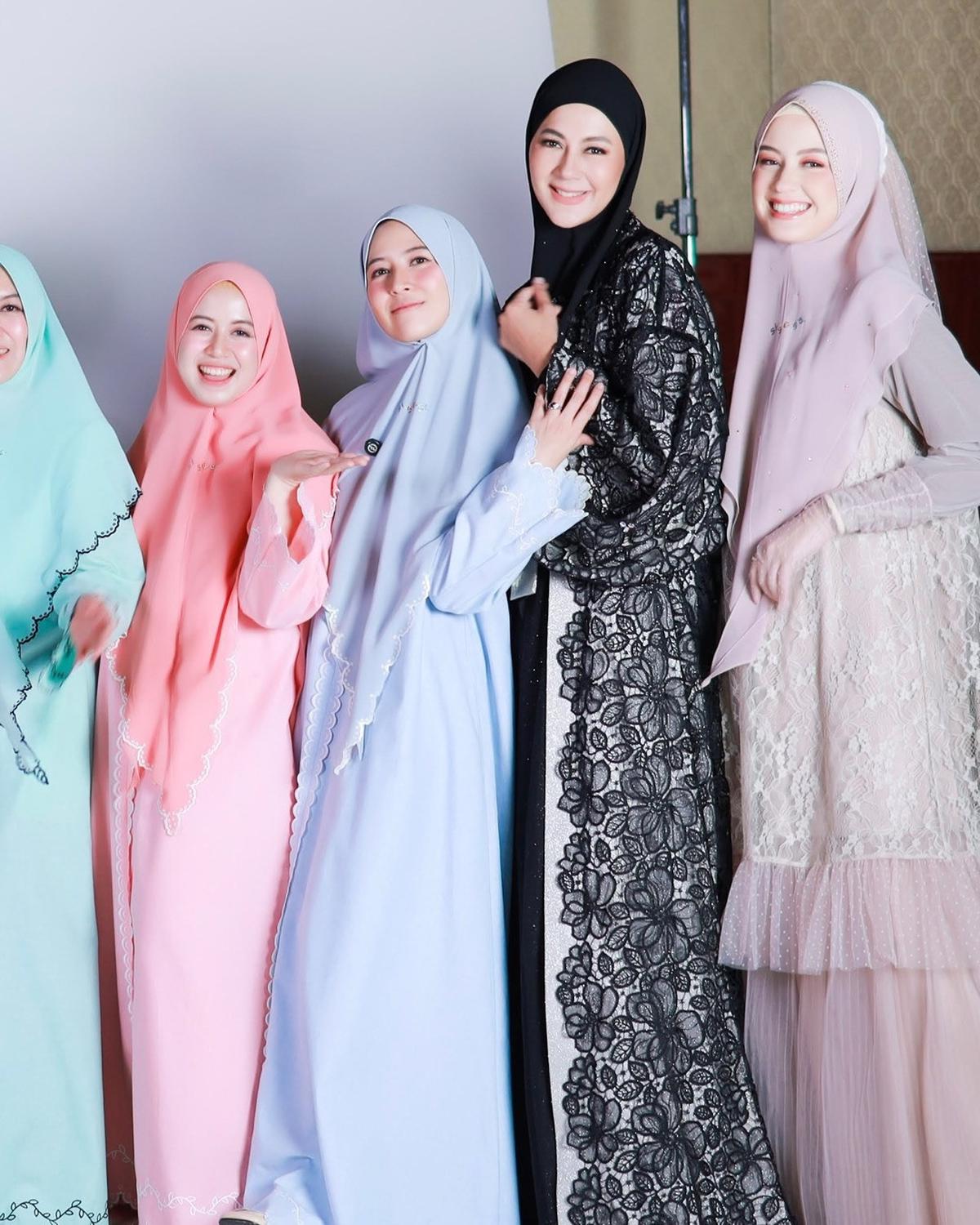 7 Potret Kimberly Ryder Jadi Model Busana Muslim, Cantik Kenakan Hijab Syar'i