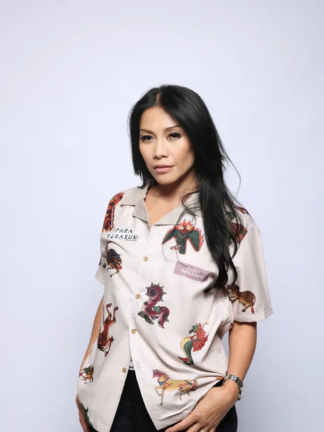 Anggun.