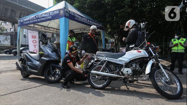 Uji Coba Tilang Uji Emisi