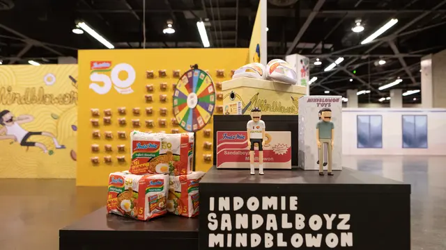 Sandal Indomie Hasil Kolaborasi Eksis di Ajang DesignerCon 2022 California