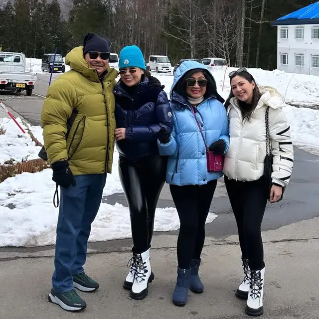 8 Gaya Kompak Jessica Mila Kenakan Outfit Musim Dingin Bersama Kakak Ipar dan Ibu Mertua Saat Liburan di Jepang