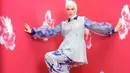 <p>Koleksi Klamby X Tantri Namirah adalah koleksi yang diambil dari peragaan busana internasional yang baru saja diikuti yaitu London Fashion Week 2022 pada bulan September kemarin ini. koleksi ini sendiri sudah dapat di beli oleh para pelanggan setia Klamby pada tanggal 25 November 2022 di website www.klamby.id &amp; E- commerce resmi Klamby. / Foto Foto dok Klamby.</p>