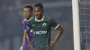 Kapten Tira Persikabo, Abduh Lestaluhu, saat melawan Arema FC pada laga Shopee Liga 1 di Stadion Pakansari, Bogor, Senin, (2/3/2020). Tira Persikabo takluk 0-2 dari Arema FC. (Bola.com/M Iqbal Ichsan)