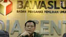 Ketua Bawaslu, Abhan saat memberikan keterangan di Gedung Bawaslu, Jakarta, Kamis (12/7). Bawaslu memberikan sejumlah keterangan hasil pengawasan penyelenggaraan Pilkada Serentak 2018. (Liputan6.com/Helmi Fithriansyah)