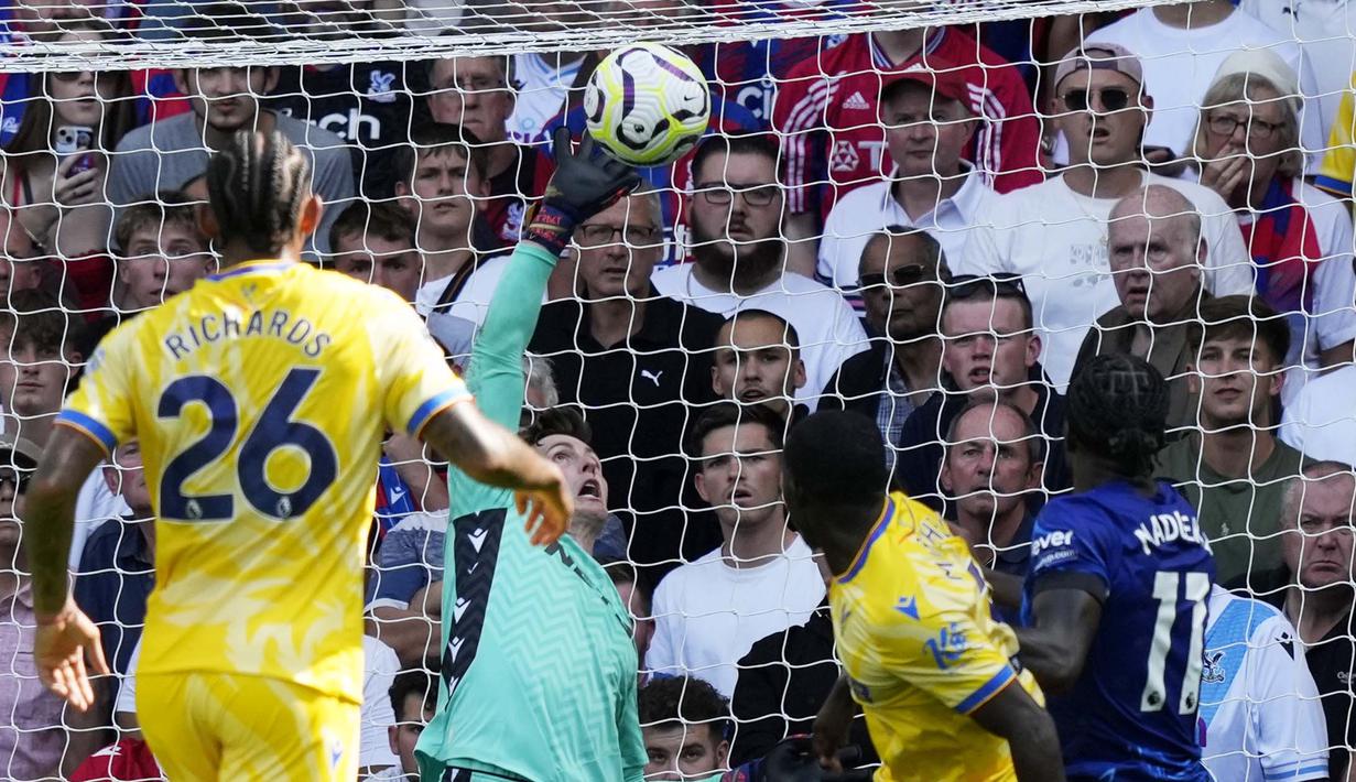Sementara, Crystal Palace setidaknya dapat mengakhiri rentetan kekalahan dalam dua penamilan sebelumnya di Premier League. Eberechi Eze dkk. baru meraih sebiji poin di musim ini. (AP Photo/Frank Augstein)