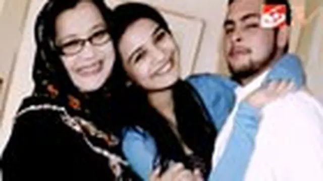 Lampu Hijau Cinta Shireen-Mike