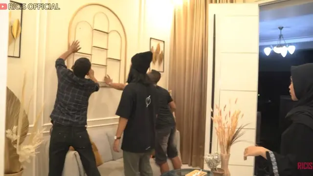 Rumah Ria Ricis direnovasi