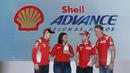 Pebalap Ducati, Andrea Dovizioso dan Jorge Lorenzo, saat jumpa pers di Hotel Sheraton, Jakarta, Kamis (1/2/2018). Acara bertajuk "Libas Tantanganmu" ini merupakan rangkaian kampanye dari Shell Advance. (Bola.com/M Iqbal Ichsan)