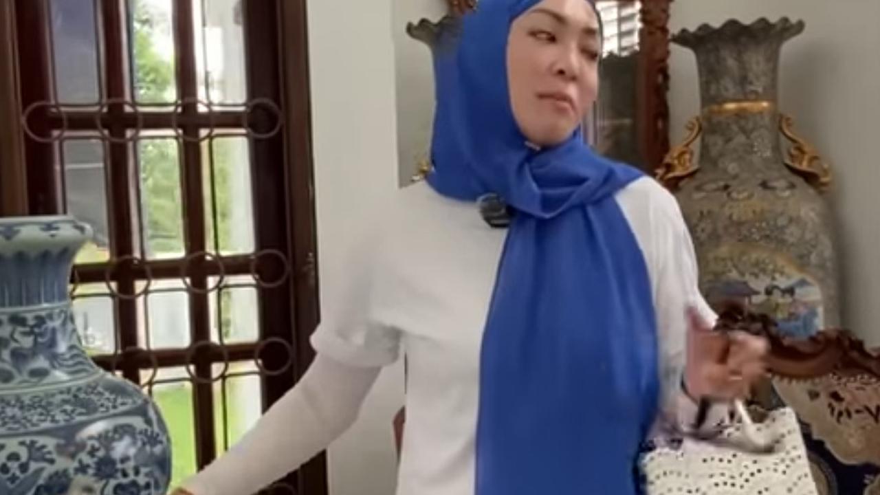 Mewah dan Megah, Angelina Sondakh Sambangi Rumah Masa Kecil di Manado, di Dalamnya Banyak Barang-barang Antik