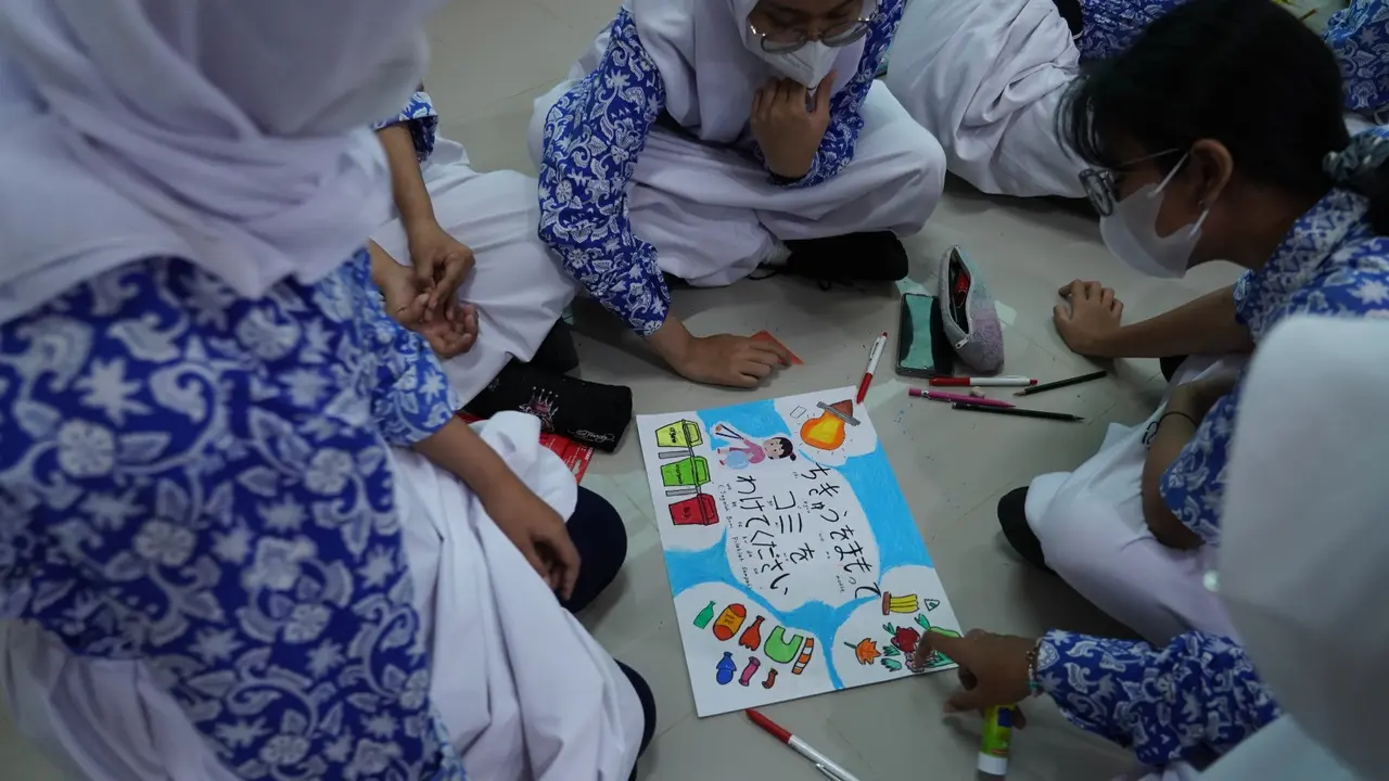 Edukasi Pilah Sampah Sembari Bertukar Budaya