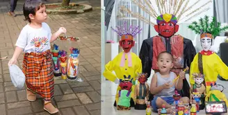 Beberapa anak selebriti sangat cinta dengan budaya di negeri sendiri. Diantaranya anak Andien Aisyah dan Zaskia Adya Mecca.  Dua anak artis itu diketahui sangat menyukai boneka besar khas Betawi. Bahkan, saat kangen ada yang hanya menangis di kolong sofa. [Instagram/andienaisyah/zaskiadyamecca]