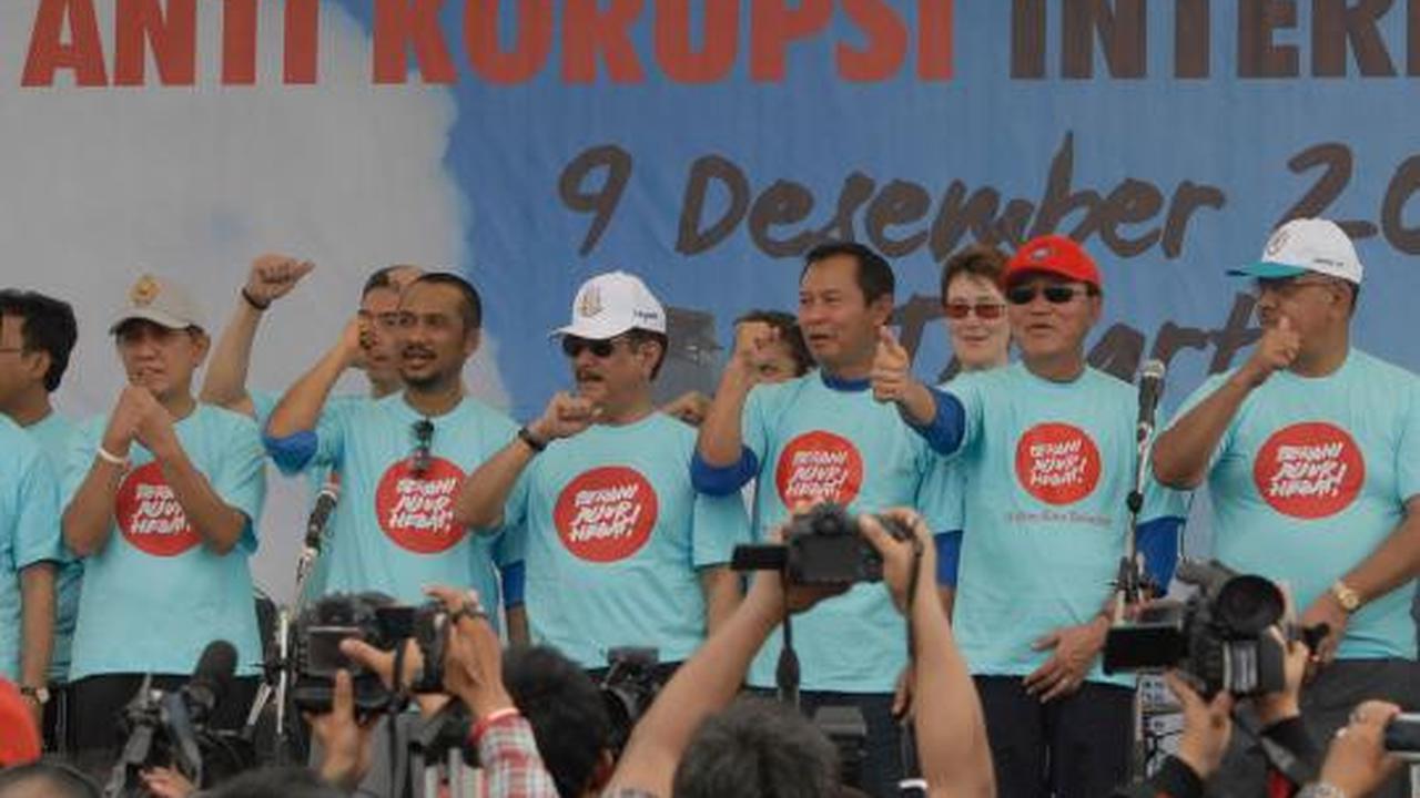 Para pejabat peringati Hari Antikorupsi Dunia di Monas