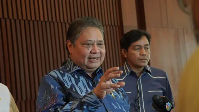 Menteri Koordinator Bidang Perekonomian Airlangga Hartarto dalam acara penghargaan KUR Award mengatakan bahwa pelaku usaha warteg telah bangkit dan mampu membangun ekosistem yang mendukung pertumbuhan ekonomi inklusif dan berkelanjutan.