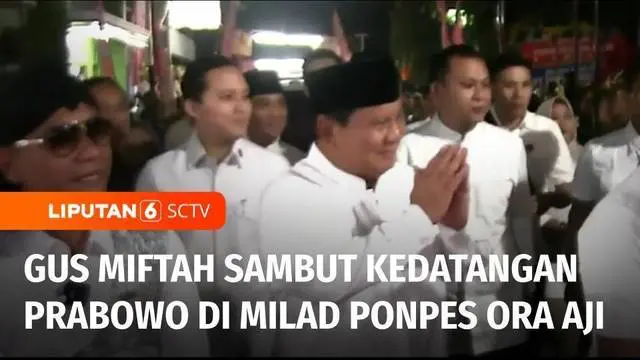 Menteri Pertahanan Prabowo Subianto menghadiri milad di Pondok Pesantren Ora Aji asuhan Gus Miftah di Sleman, DIY, Jumat malam. Prabowo juga menghadiri konser kebangsaan yang digelar Pondok Pesantren Ora Aji.