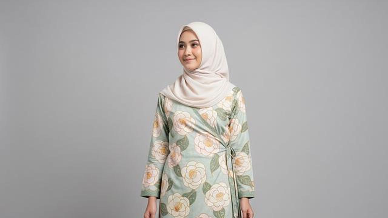 8 Model Gamis Batik Motif Bunga Pastel, Cocok Jadi Tren Busana Muslimah di 2026
