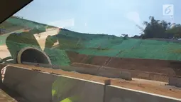 Penampakan terowongan yang ada di proyek Tol Cisumdawu, Sumedang, Jawa Barat, Kamis (5/9/2019). Tol Cisumdawu akan menjadi jalan tol yang memiliki terowongan terpanjang di Indonesia. (Liputan6.com/Bawono Yadika)