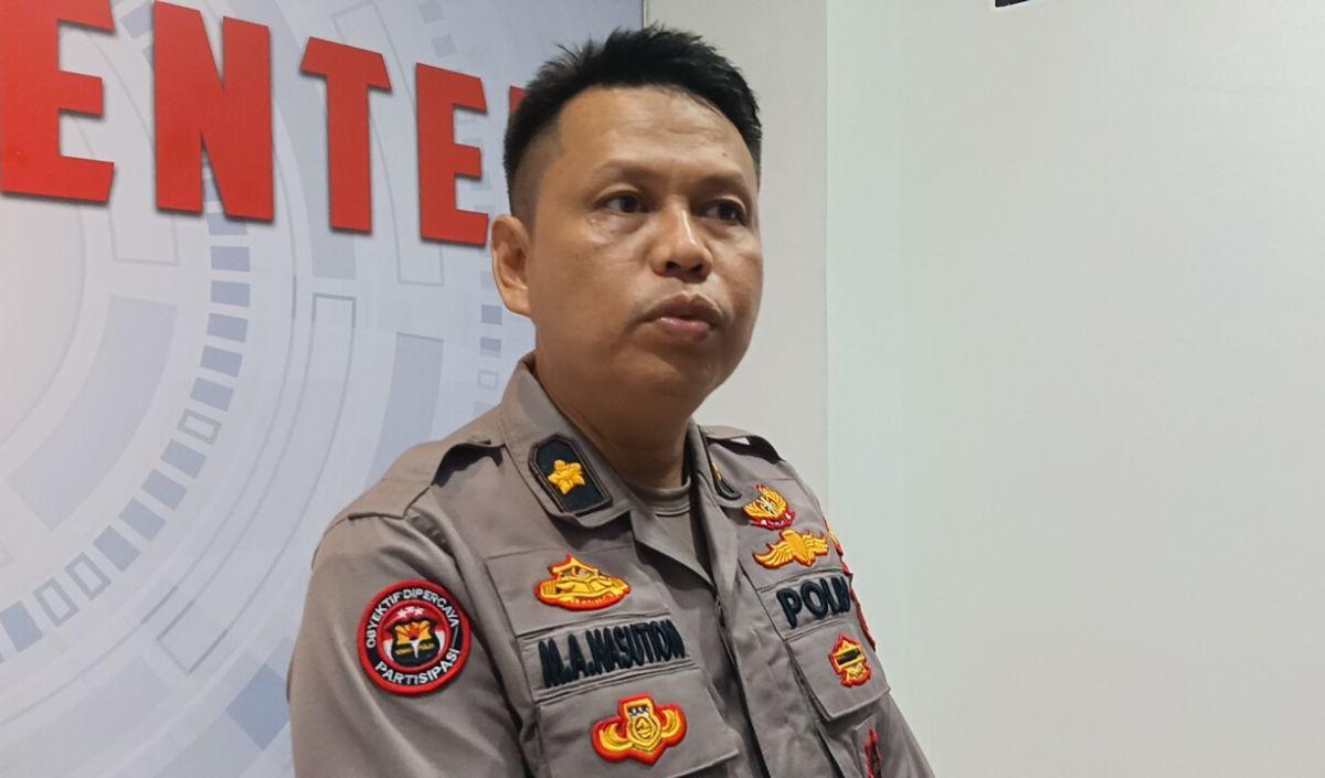 Sementara Plh Kasubbid Penmas Bidhumas Polda Jambi Kompol M Amin Nasution mengatakan, Affandi Susilo alias Ko Apex<br>tidak bisa hadir dan minta dijadwalkan ulang.<br>
