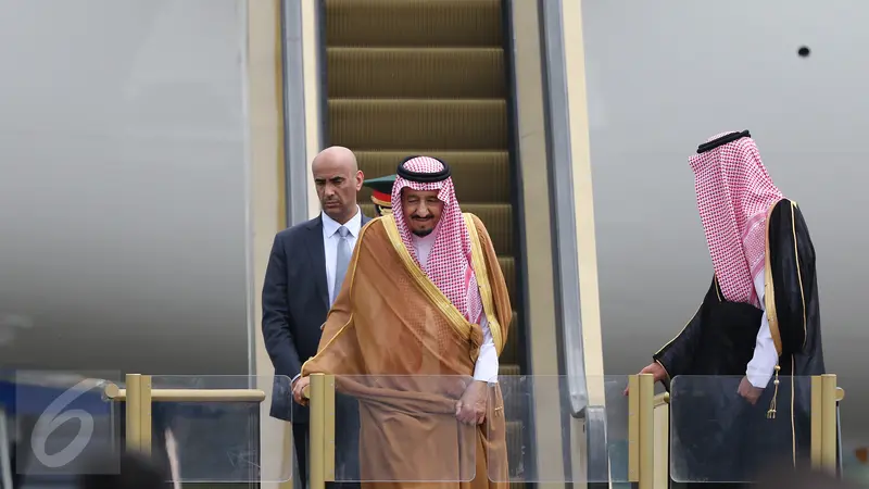 Raja Salman Tiba di Bandara Halim Perdanakusuma