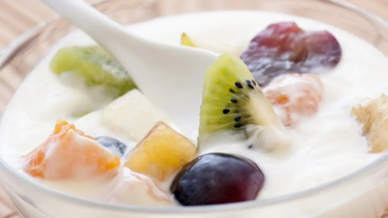 [Bintang] Resep Sop Buah Yogurt untuk Segarkan Hari Ini