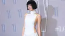 <p>Tren fashion sideboob yang mengekspos sisi samping payudara masih menghiasi penampilan selebriti dunia. [@imjinqs/@catycitys].</p>